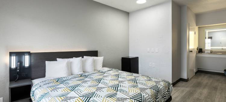北卡杰克逊维尔6号套房酒店–勒琼营海军陆战队基地(Studio 6 Suites Jacksonville, NC – Camp LeJeune)图片