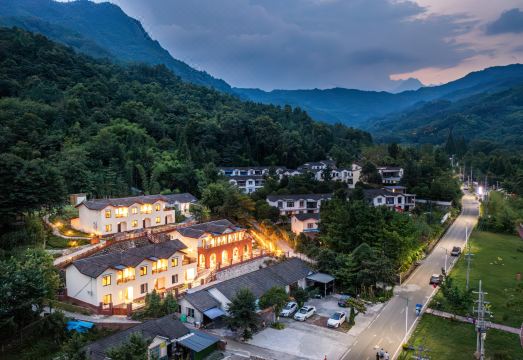 ShanZhong HuaKai Private soup homestay Hotel Overview