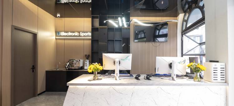 爱电竞酒店(武汉汉口火车站唐家墩地铁站店)图片