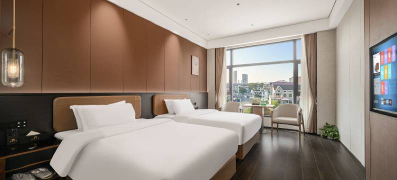 杏塘半岛花园酒店(万佳购物广场店)图片