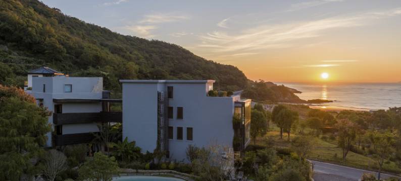 象山逆光莜舍图片