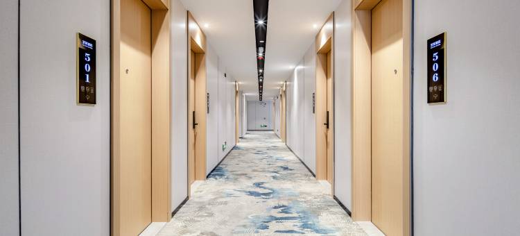 艺龙瑞云酒店(柳州胜利烧烤城店)图片