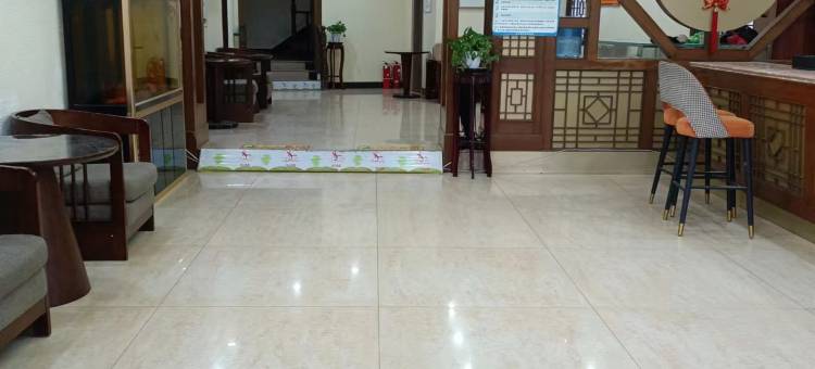 派柏·云酒店(界首汽车站店)图片