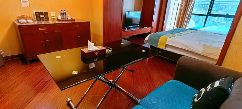 汉奢假日酒店(南京绿城水晶蓝湾百家湖地铁站店)图片