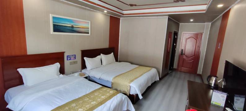 左贡启则仓宾馆图片