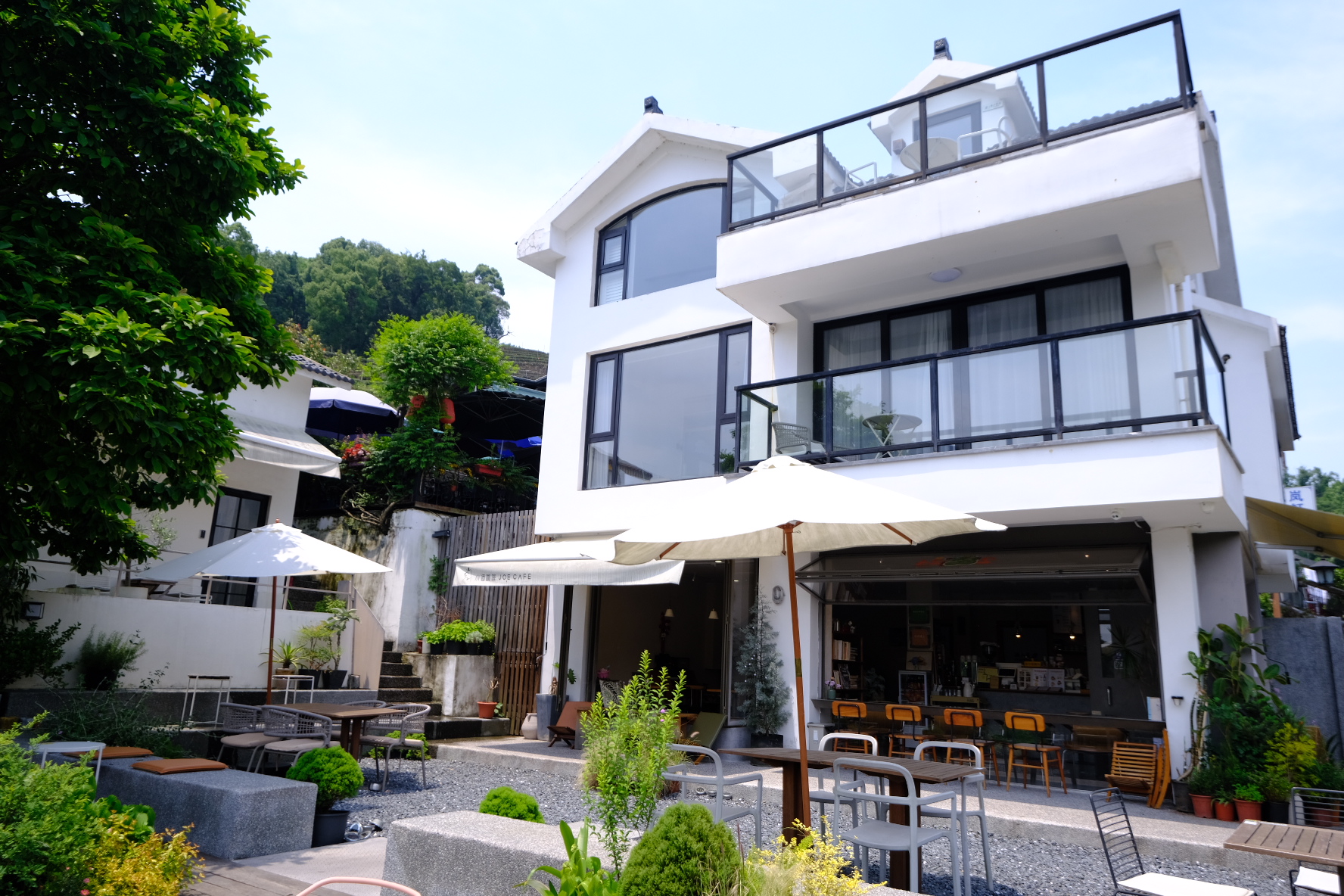 Sansu Hotel Over view