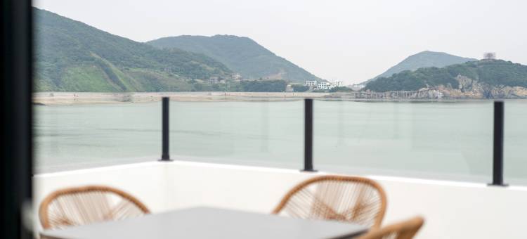 临海·小憩白色印象180°海景设计师度假美宿(岱山衢山岛店)图片