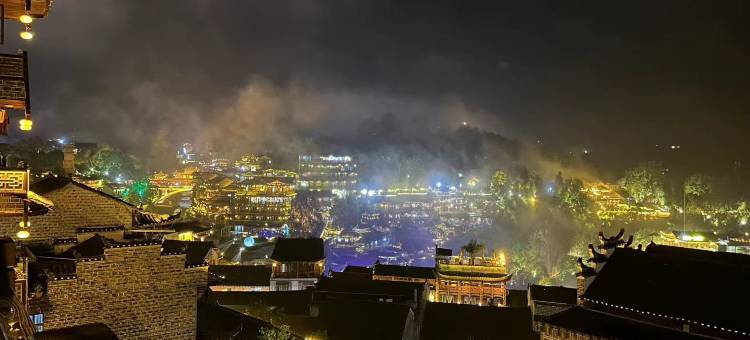 青木山居·墨(天然氧吧芙蓉镇景区内瀑布店)图片
