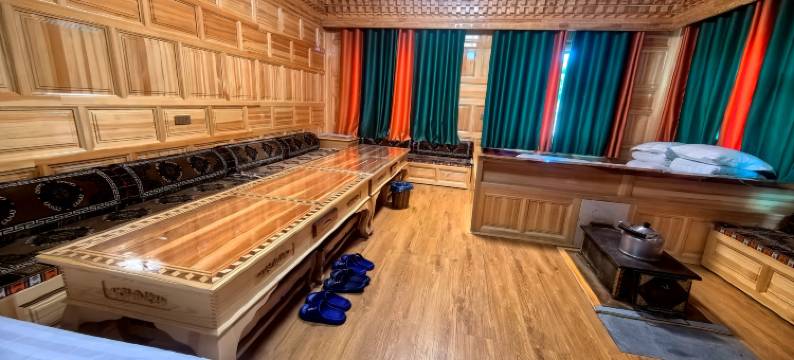 迭部扎尕那扎西央民宿图片