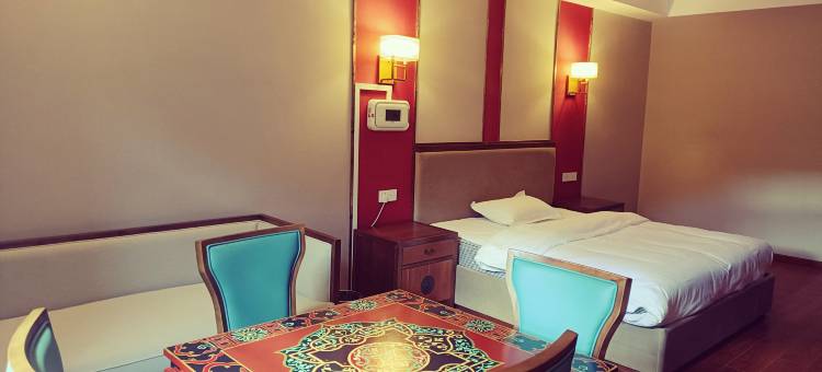 类乌齐渝昌缘民宿(康巴花都店)图片