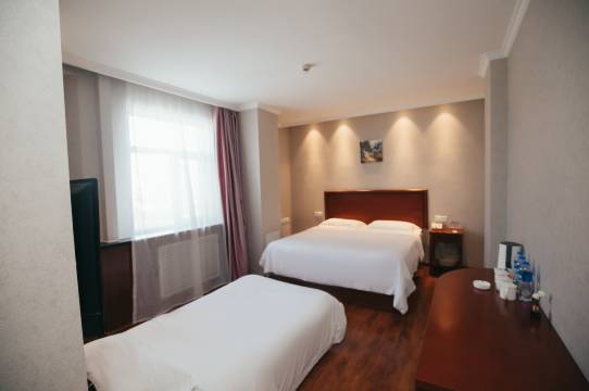 华驿精选酒店(太原晋阳湖电力学院店)