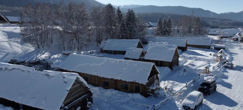 禾木古村人家图片