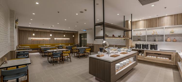 汉庭优佳酒店(青岛台东地铁站店)图片