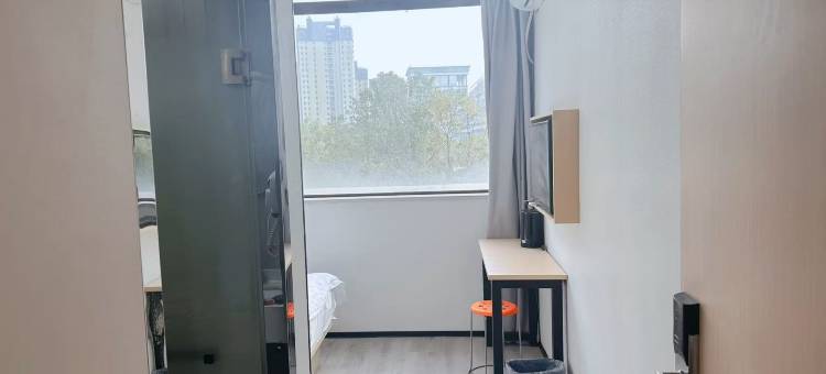 青季酒店MINI(上海周浦繁荣路地铁站店)图片