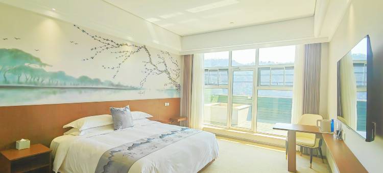 大连月睐溪谷酒店(西郊国家森林公园店)图片