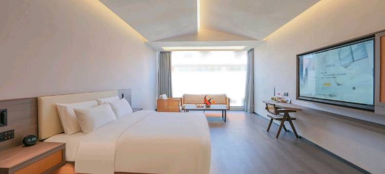 兰欧酒店(稻城滨河路店)图片