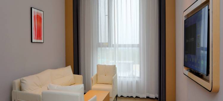 IU酒店(灵寿石家庄铁路职业技术学院店)图片