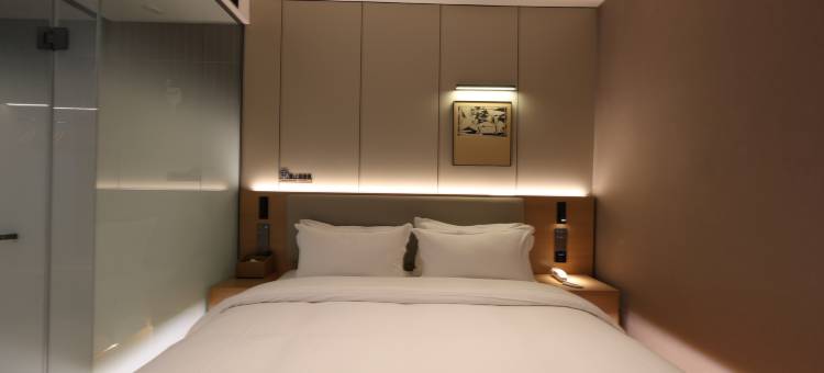 云庭酒店(同济南路地铁站马驹桥店)图片