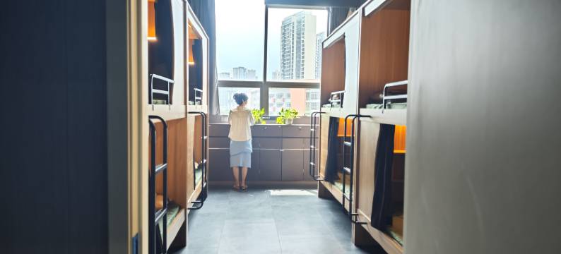 见山旅社(成都东站西广场店)图片