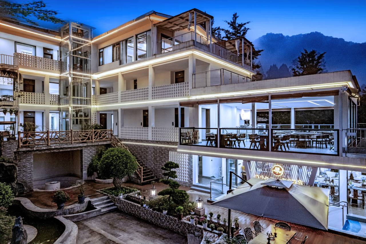 青城山乐乎山水·私汤民宿(青城后山景区店)图片