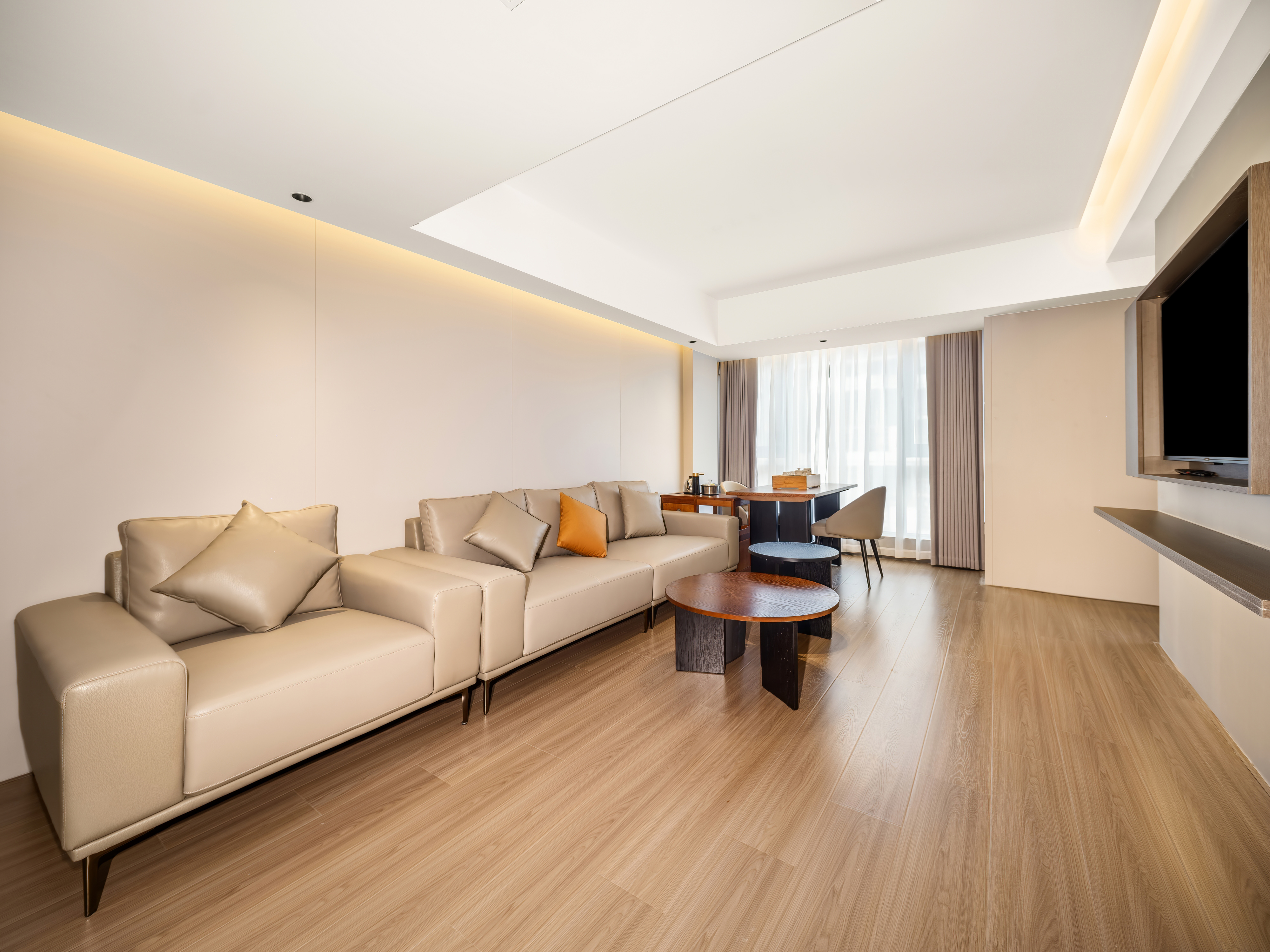 Sunshine Holiday Hotel Over view