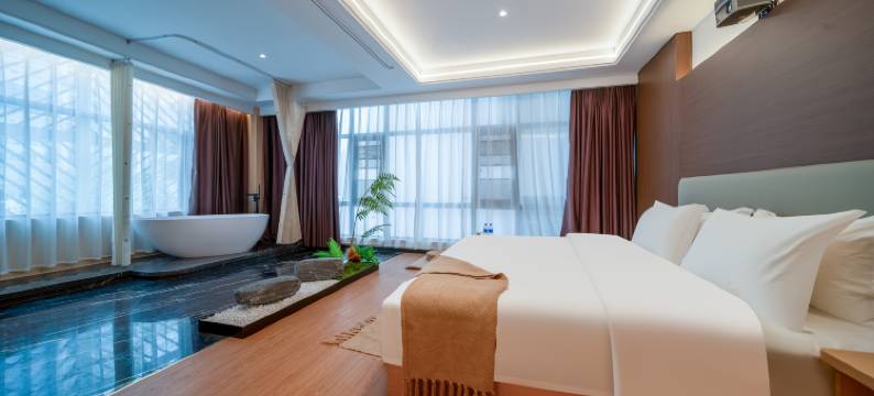 栖云雅居酒店(兴义桔山广场梦乐城店)图片