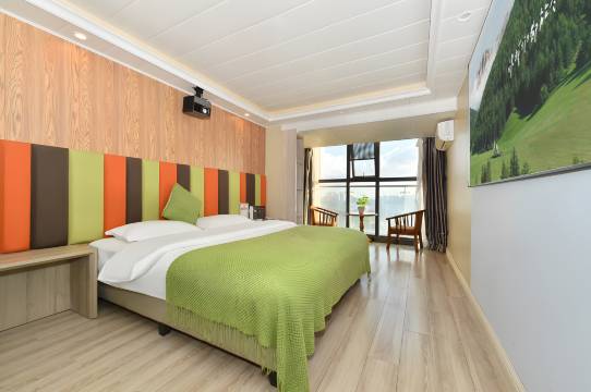 安漫漫精品酒店(贵阳高铁北站店)