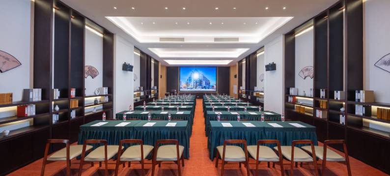 建国璞隐酒店(长春万象城人民广场地铁站店)图片