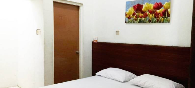 巴布萨拉姆荣库特米特拉红门酒店民宿(Homestay Babussalam Rungkut Mitra RedDoorz)图片