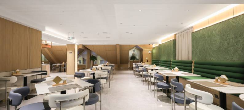 白玉兰商务酒店(长白山西站松江河店)图片