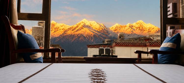 德钦梅里映月观景酒店(飞来寺梅里雪山景区店)图片