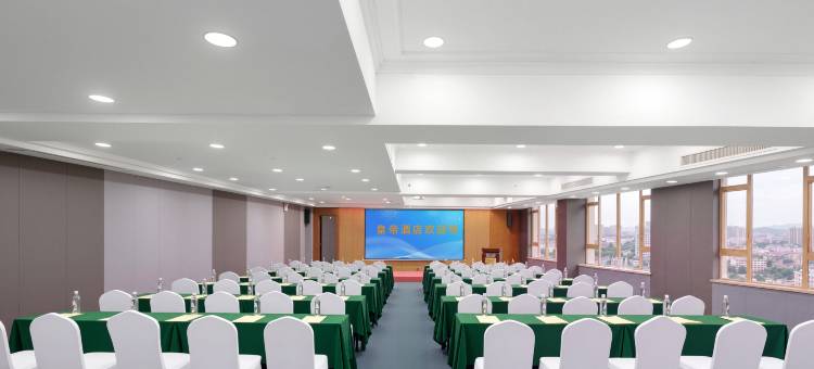 佛山皇帝酒店(顺德清晖园华盖路步行街店)图片