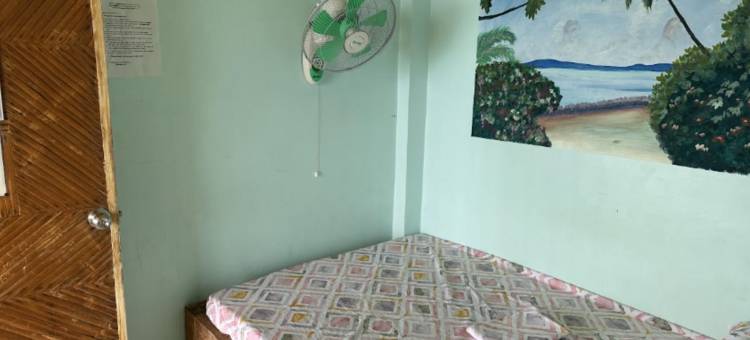 八打雁市水面间隔Isla Verde度假村(Surface Interval Resort Isla Verde Batangas City)图片
