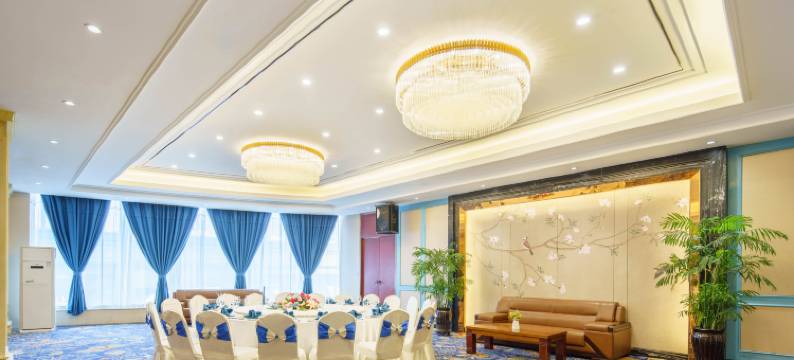 塞外江南大饭店(伊犁哈萨克自治州驻乌鲁木齐办事处店)图片