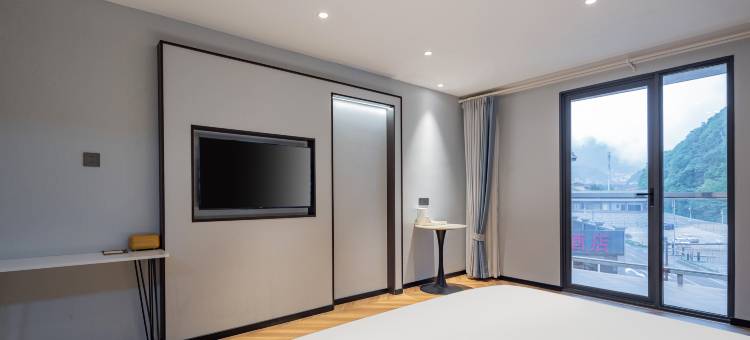 花筑·云野乡舍民宿(神农架大九湖国家公园景区入口坪阡古镇店)图片