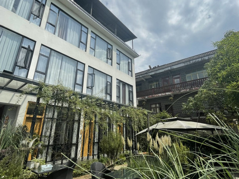 依山依寨如初别院(金海雪山音寨店)