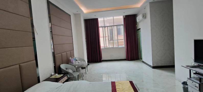 广南超圆宸商务酒店图片