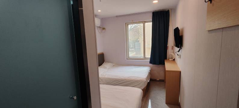 七彩宾馆(北京南站石榴庄地铁站店)图片