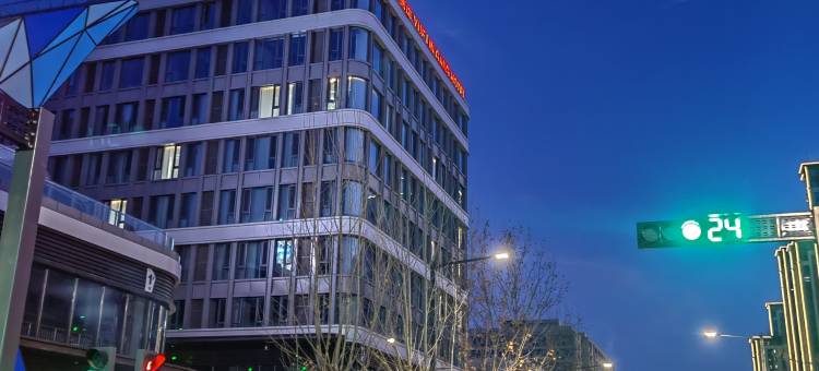 悦邻港酒店(交大创新港东地铁站店)图片