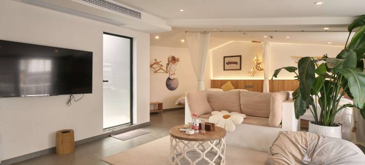 木玖居亲子园林咖啡莫奈花园HolidayVilla度假美宿(青岩古镇店)图片