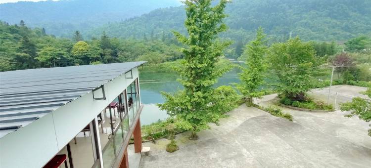 峨眉山龙云休闲山庄(零公里店)图片