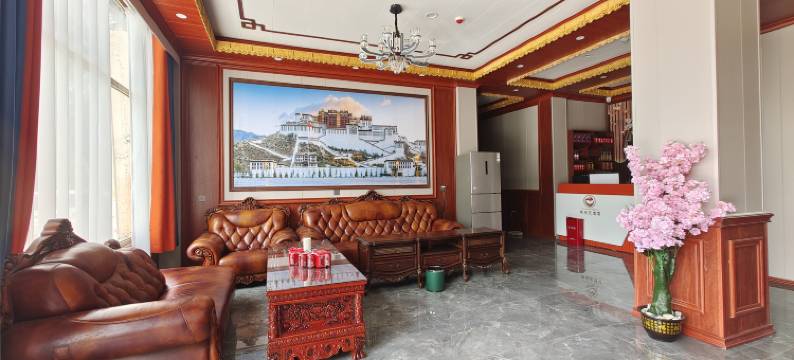 岗尖巴酒店图片