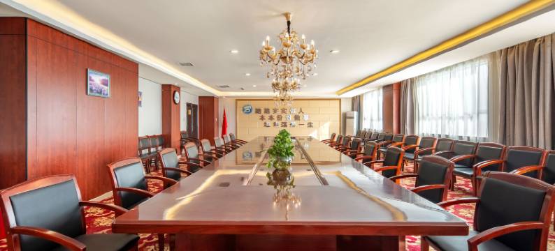 阿克苏浦东假日酒店(阿克苏火车站凤泉河公园店)图片