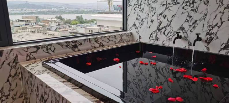 弥勒半山见湖温泉民宿(湖泉生态园店)图片