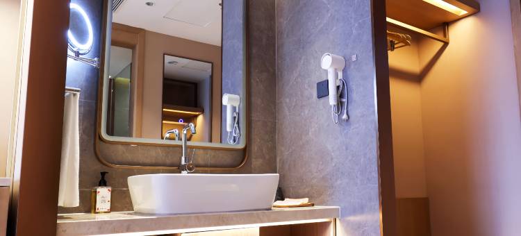 维也纳酒店(承德下板城华明服务外包产业园店)图片