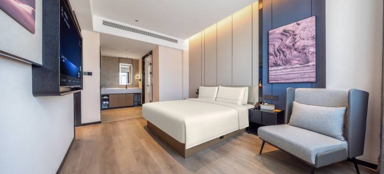 库尔勒建国南路亚朵酒店(九鼎市场店)图片