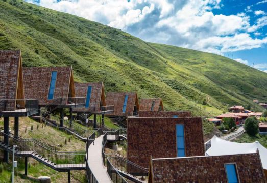 SKY郎卡杰艺术小镇民宿外景图