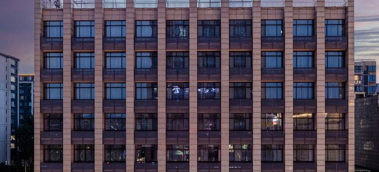 百越酒店(衢州东方广场店)图片