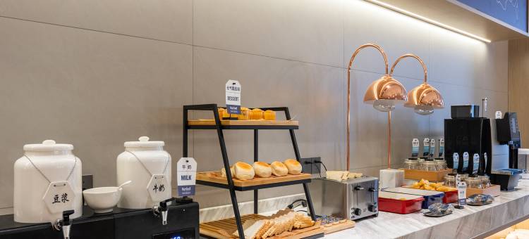 凯里亚德酒店(开封清明上河园鼓楼夜市店)图片