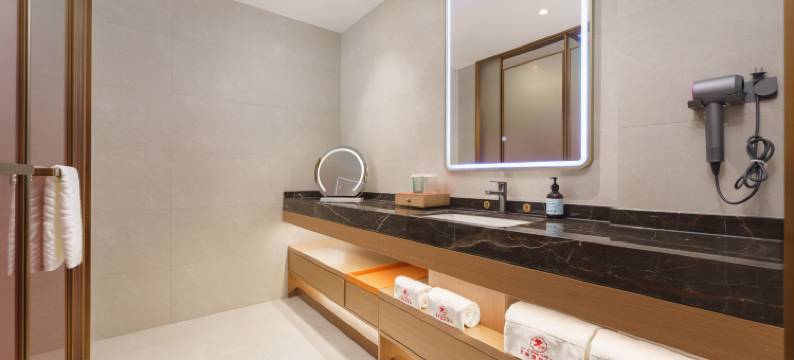 季枫国际酒店(大连西安路商业街香工街地铁站店)图片